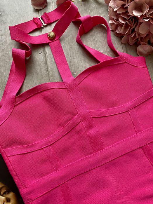 Розова рокля къса бандаж секси