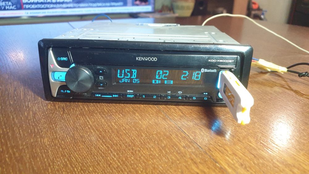 Авто радио плеър музика за кола Кенуулд Kenwood CD MP-3 USB AUX Bluetooth Блутут Цветове