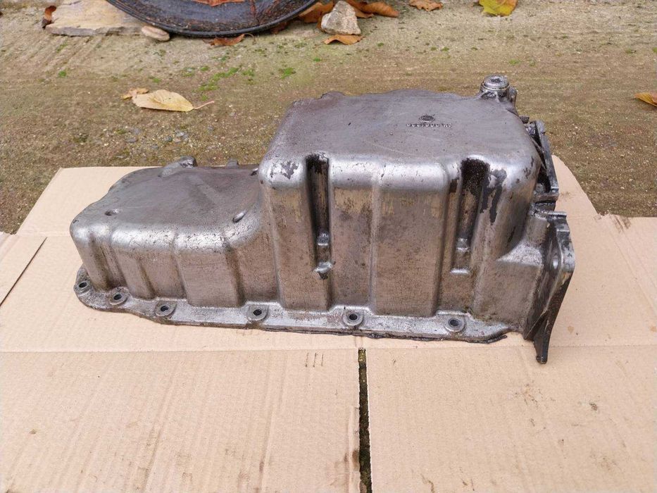 Цилиндрова глава за двигател x18xe1, картер, капак клапани, масл помпа
