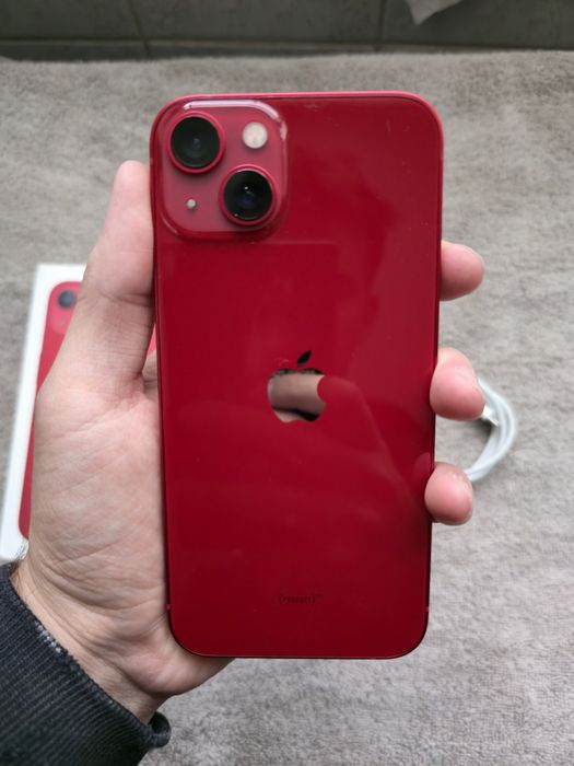 Iphone 13 81% baterie 9/10