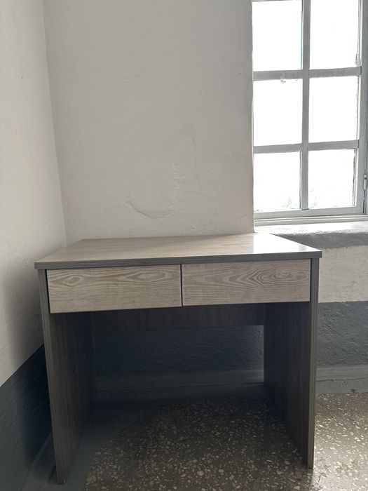 Продам стол 12 тысяч имееться торг