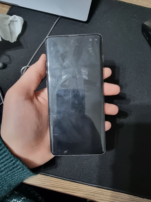 Продам samsung s10+