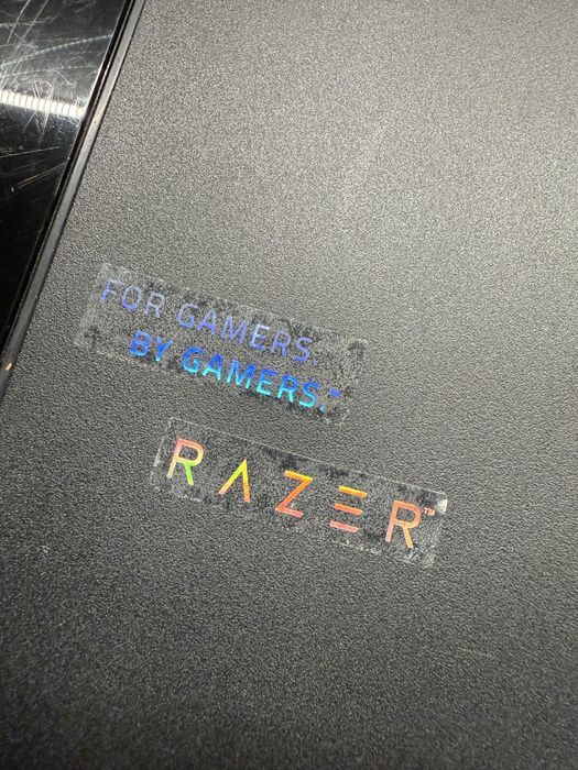 Consolă PlayStation 4 (PS4) 1TB + 3 Controllere DualShock 4 + Dock Încărcare