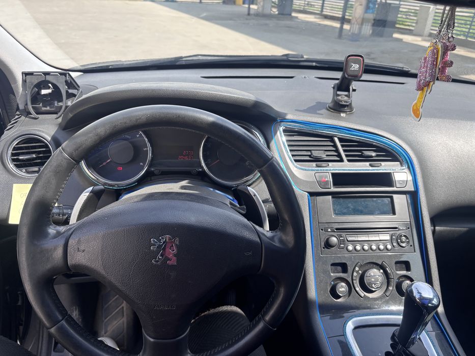 Peugeot 5008 2012