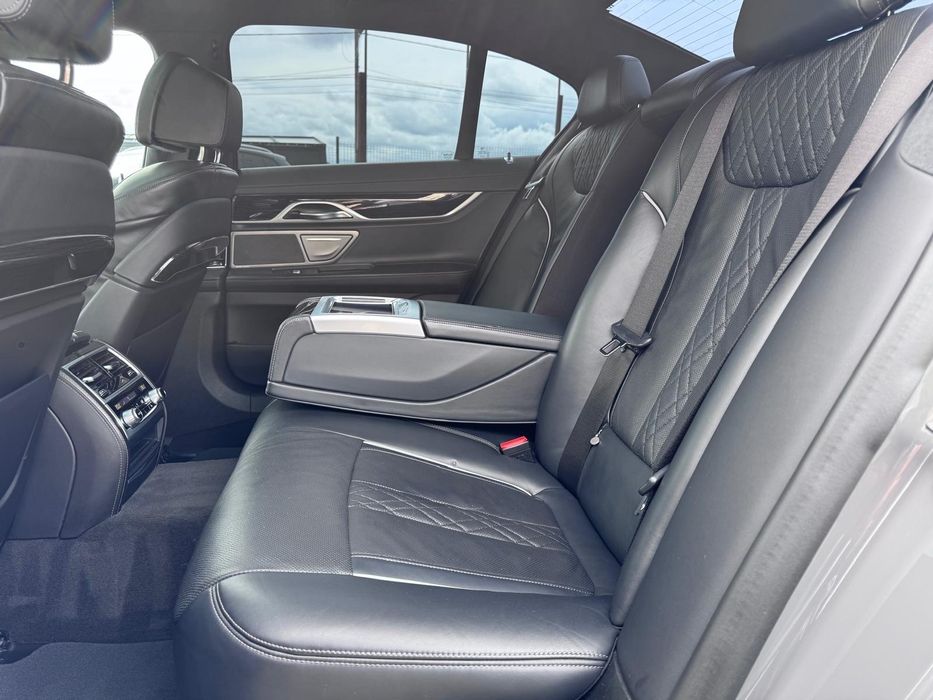 BMW SERIA 7  BMW 730d  X-drive G11 Laser,Ventilatie, Trapa, Soft closse,  Carbon