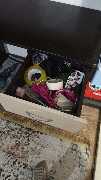 Продам стол 6000 тнг