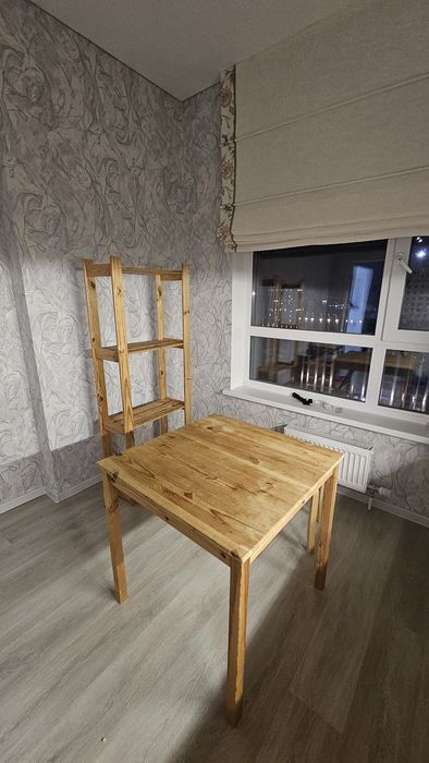 Стол со стульями