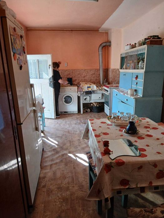 Persoana fizica vand casa la tara