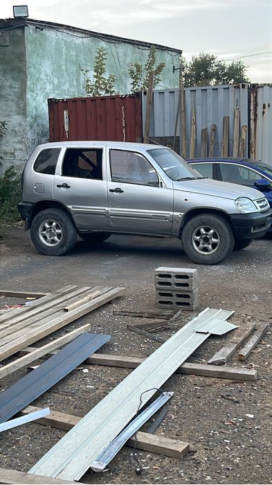 Нива Шевроле 2005г есть рассрочка