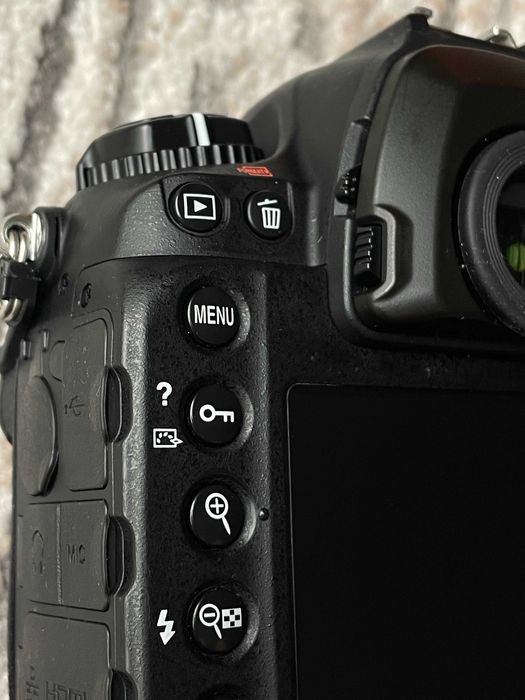 Nikon D5 - 75k cadre