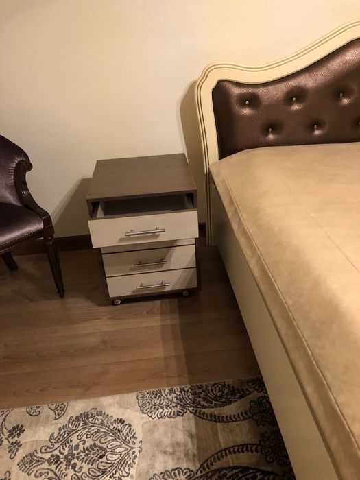 кровать двухспальная