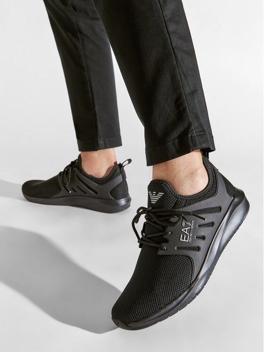 Продается кроссовки от EA7 38 размер