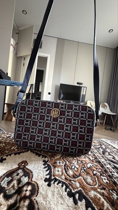 Сумка tommy hilfiger