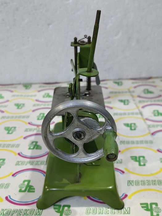 Стара Българска играчка Шевна машина