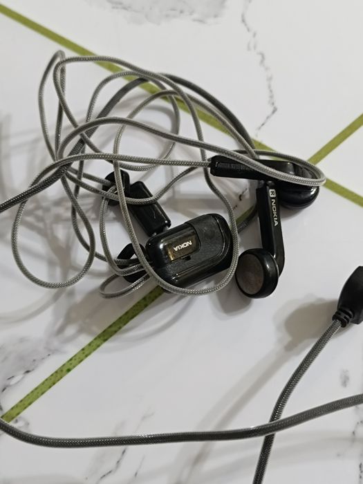 Наушники Nokia срочно продам