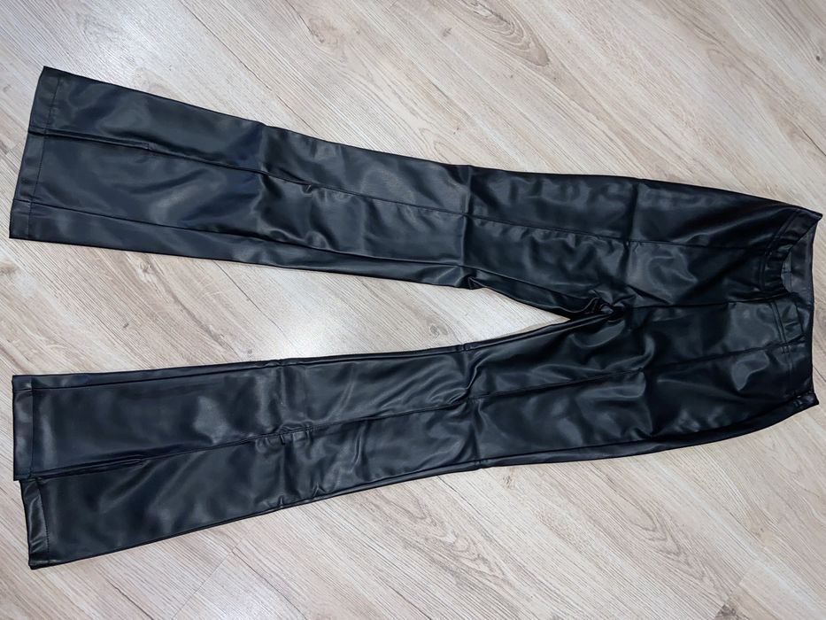 Кожен пантелон тип чарлстон