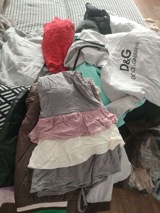 Отдам даром вещи на девочку