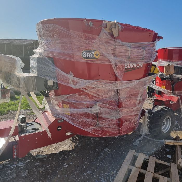 Кормораздатчик, 4 куб  миксер. Озука таркатгич