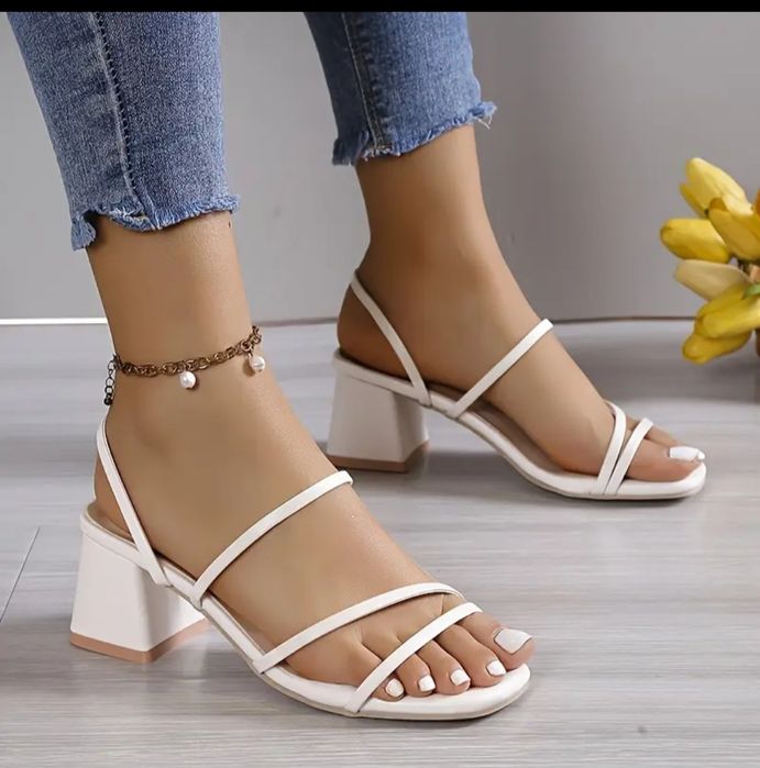 Продам босоножки новые. 38-39