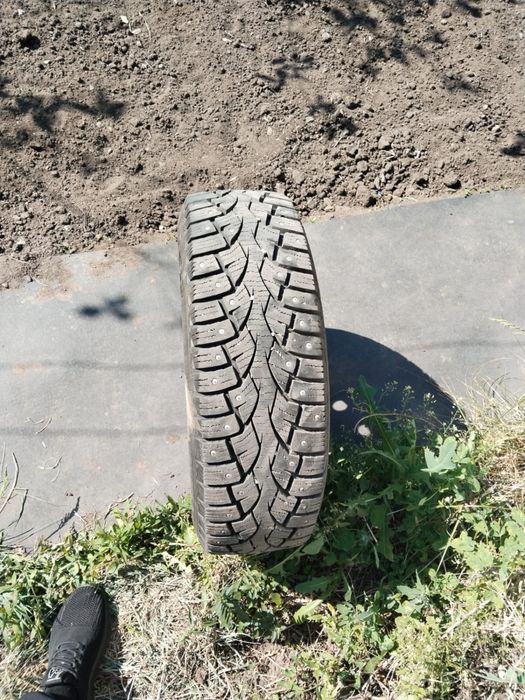 Продам шины на  15 размер