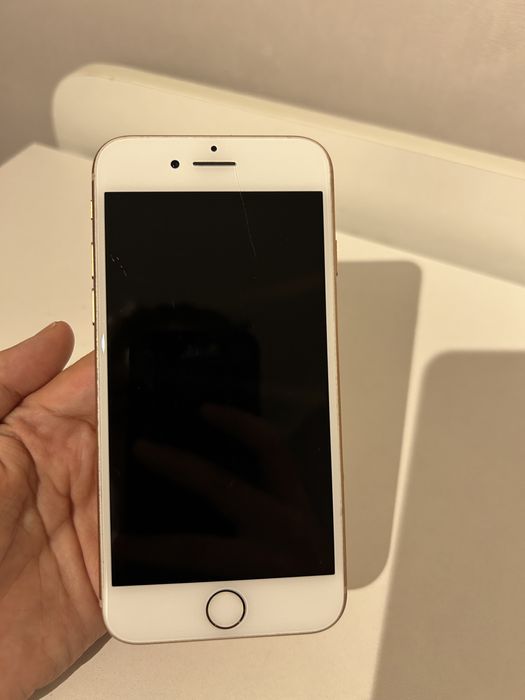 Продам ipone 8 64 гб