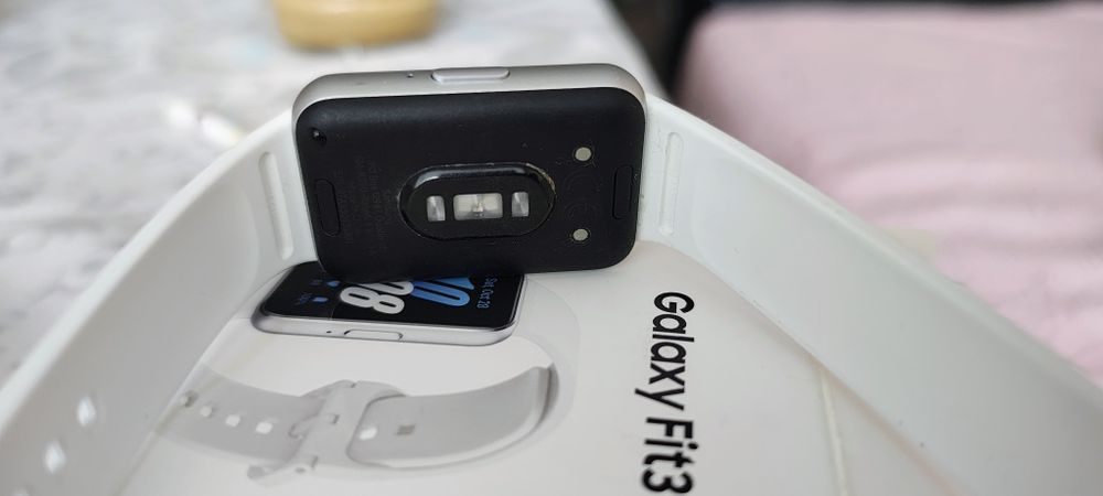 Huawei GT 3 и Самсунг fit 3