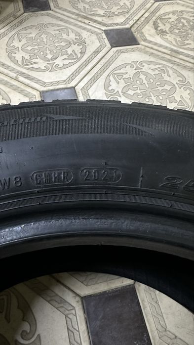 Зимние шины 255/55/18