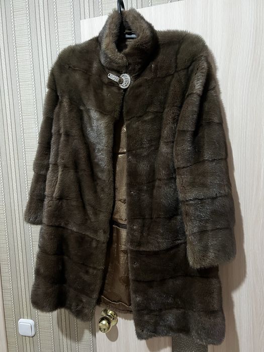 Продам норковую шубу