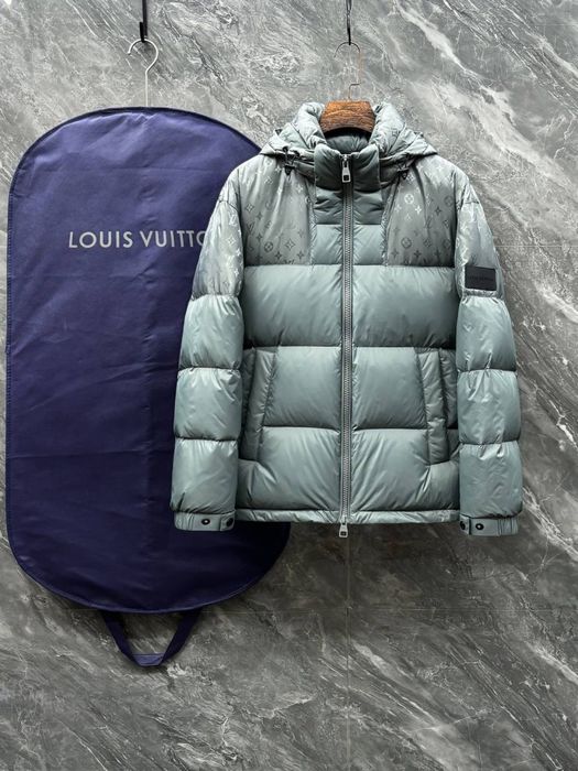 Geaca Louis Vuitton , calitate premium , pe stoc , M