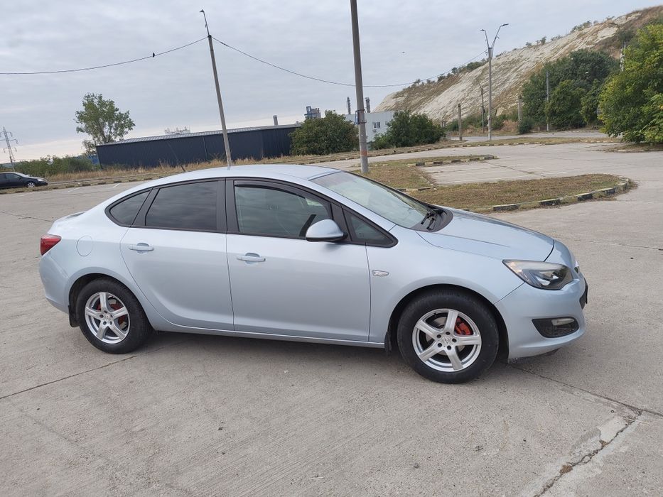 Opel astra  sedan