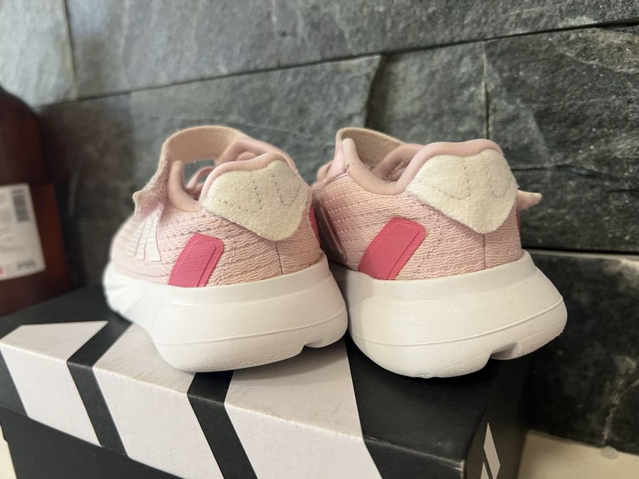 Маратонки за момиче