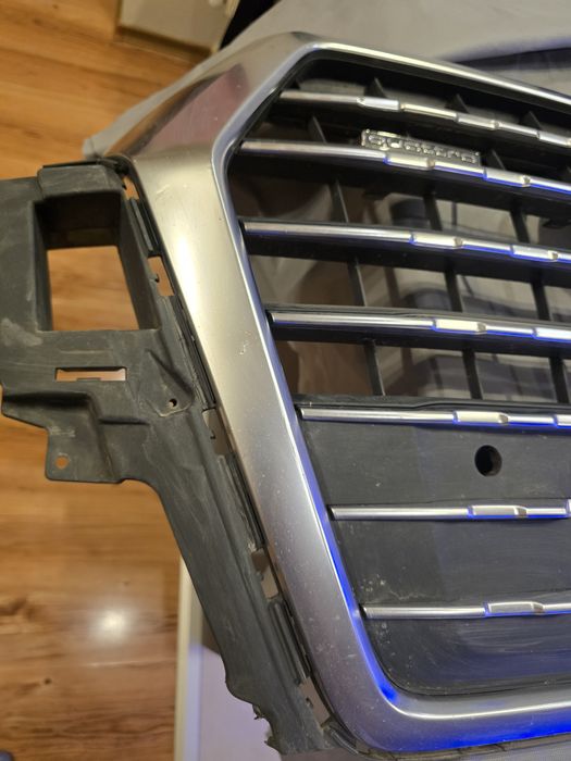 Предна маска Audi Q7