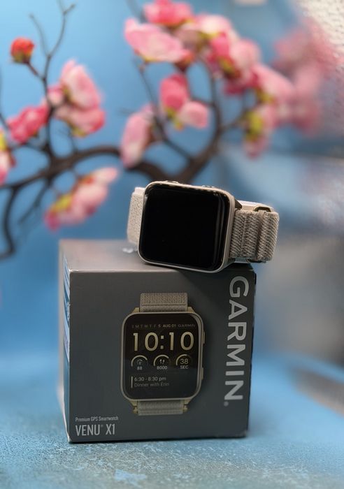 НОВ!!! Смарт часовник Garmin Venu X1, Soft Gold с титаниев гръб и каишка найлон French Gray