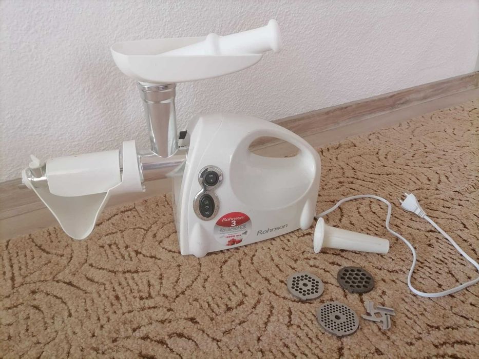 Мелачка за месо и домати (машина за мелене)