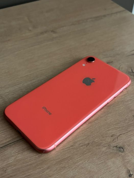 Продам iphone xr  идеальное состояние
