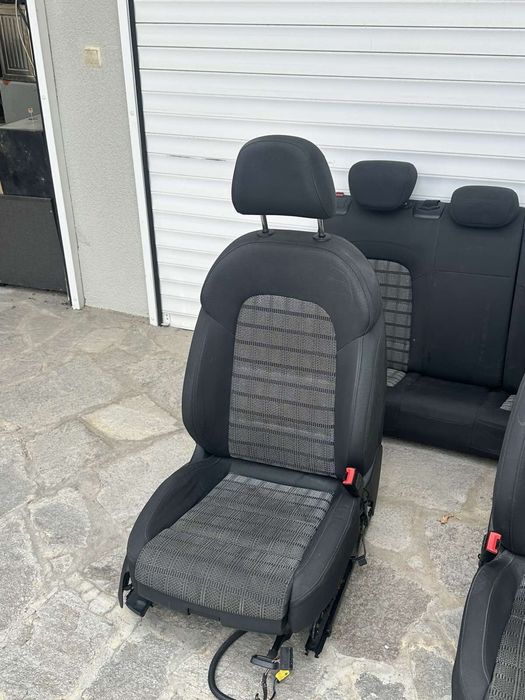 Спортни седалки за автомобил