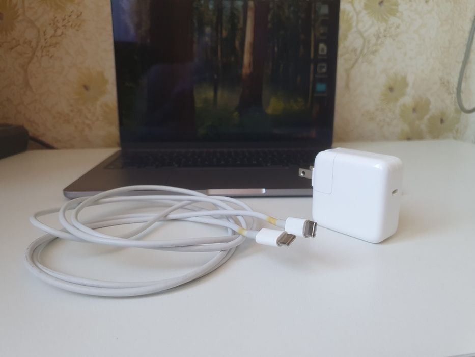 MacBook air m2 16/512 гб