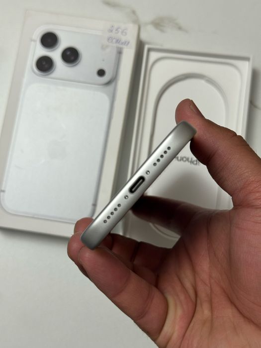  iPhone 17pro 5G 256gb silver акб 100% в нулёвом сост.