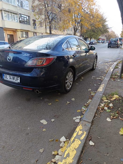 Vând mașina Mazda