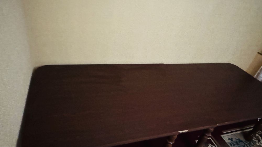 Стол для гостиной