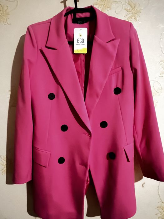 Продаю Костюм женский