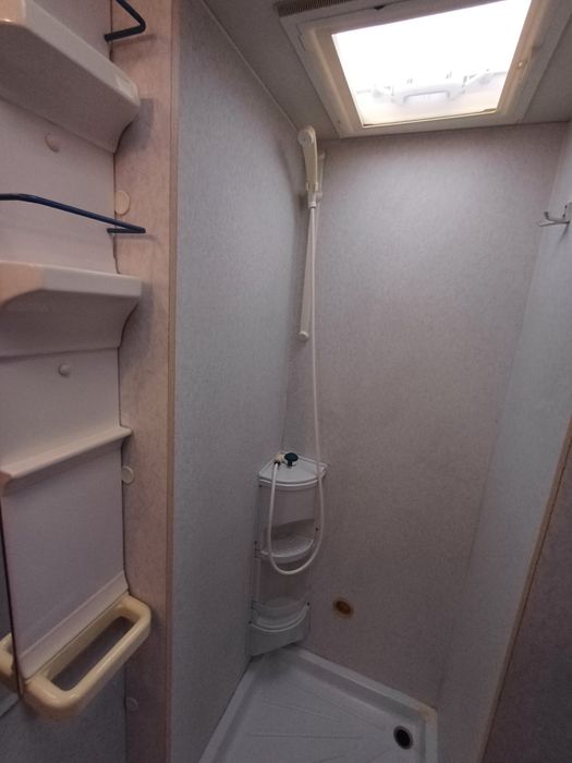 Vind rulota HOME - CAR  , gup CHATEAU, model 445  , import Olanda  .