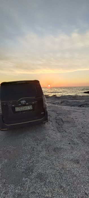 Тойота Вокси Voxy