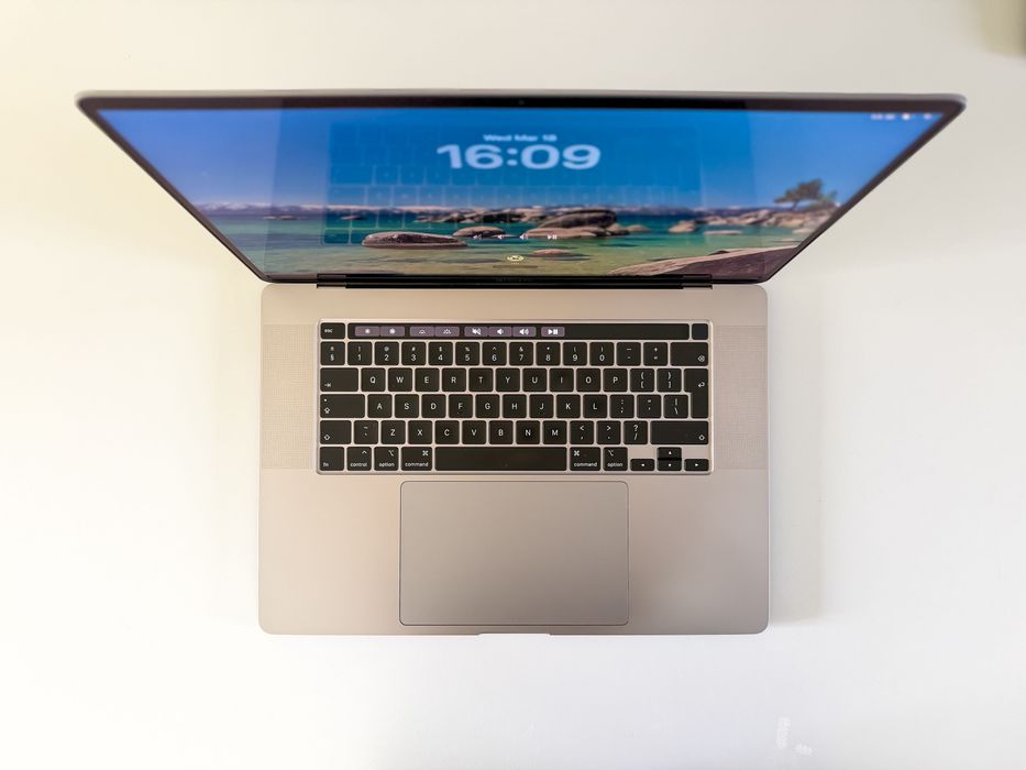  MacBook Pro 16" 2019 A2141, i9 2,4 GHz 8-core, 32 GB RAM, 500 GB SSD