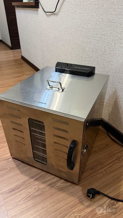Продаю дегидратор Hurakan HKN-DHD12M