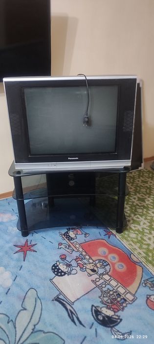 Телевизор с подставкой