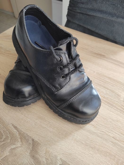 Обувки с Метално бомбе - Металски