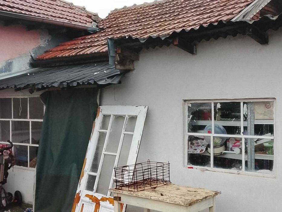 Здравей продавам къща в село Борисово област Русе къщата е с ремонт