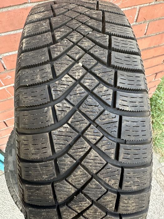 Продавам 2бр. Зимни гуми 185/60/15 Pirelli / Пирели
