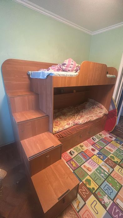 Двухъярусная кровать